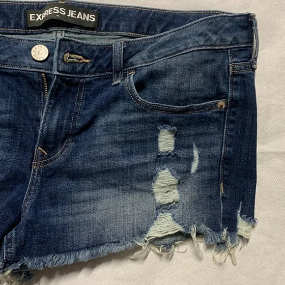 Express jean shorts - Picture 5 of 9